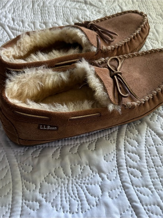L.L. Bean Men\'s Wicked Good Brown Suede Shearling-Lined Moccasin Slippers main image 5